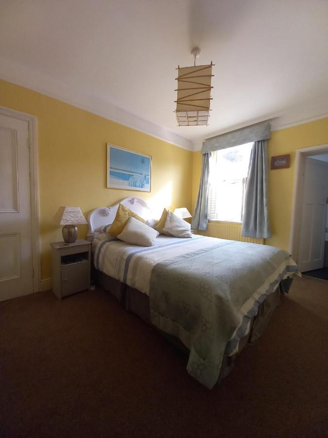 Seaview House Bed & Breakfast Thurlestone Exterior photo